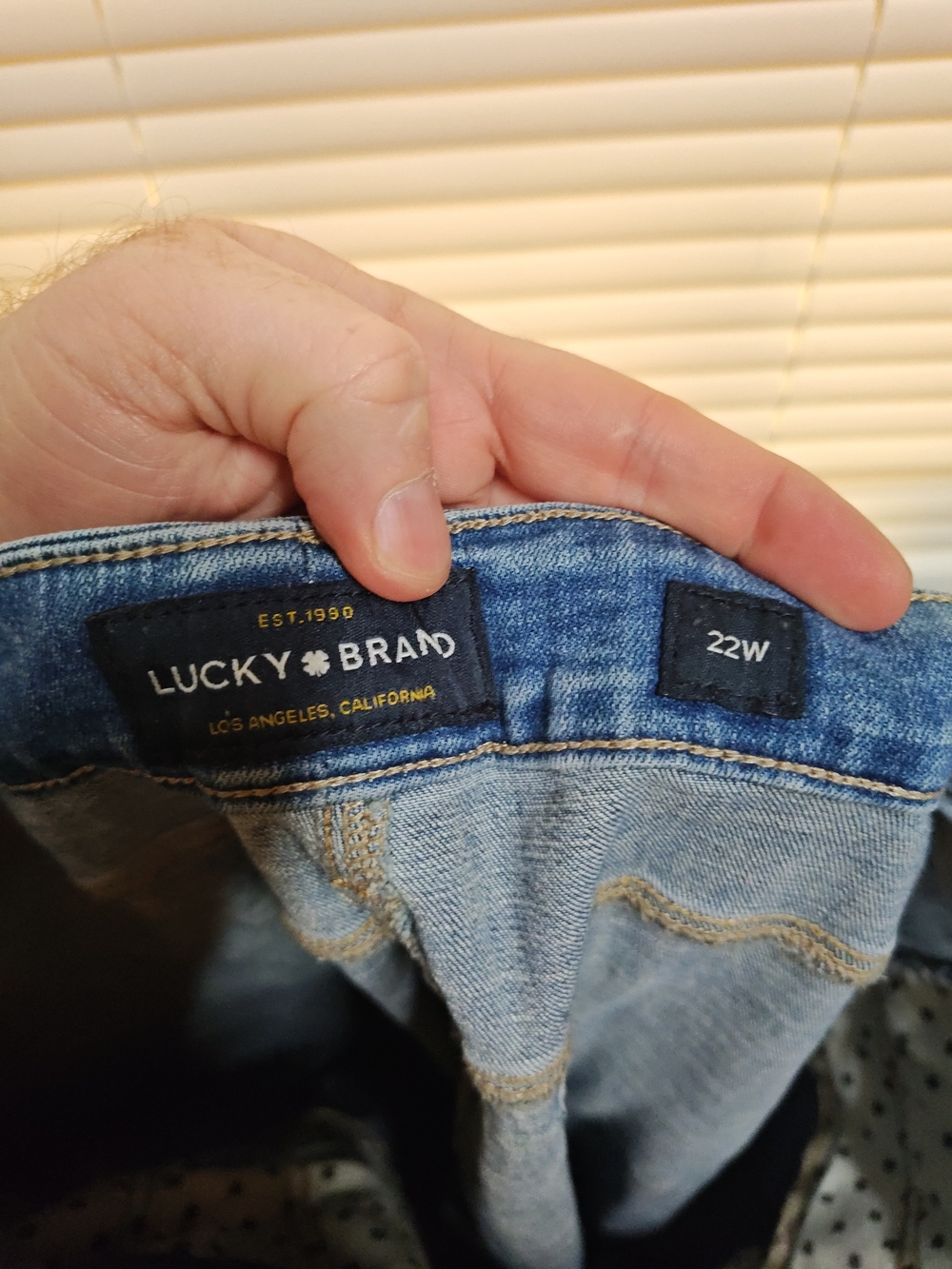 Lucky Brand Women's Emma Cropped Jeans in Medium Blue Wash - Picture 2 of 5